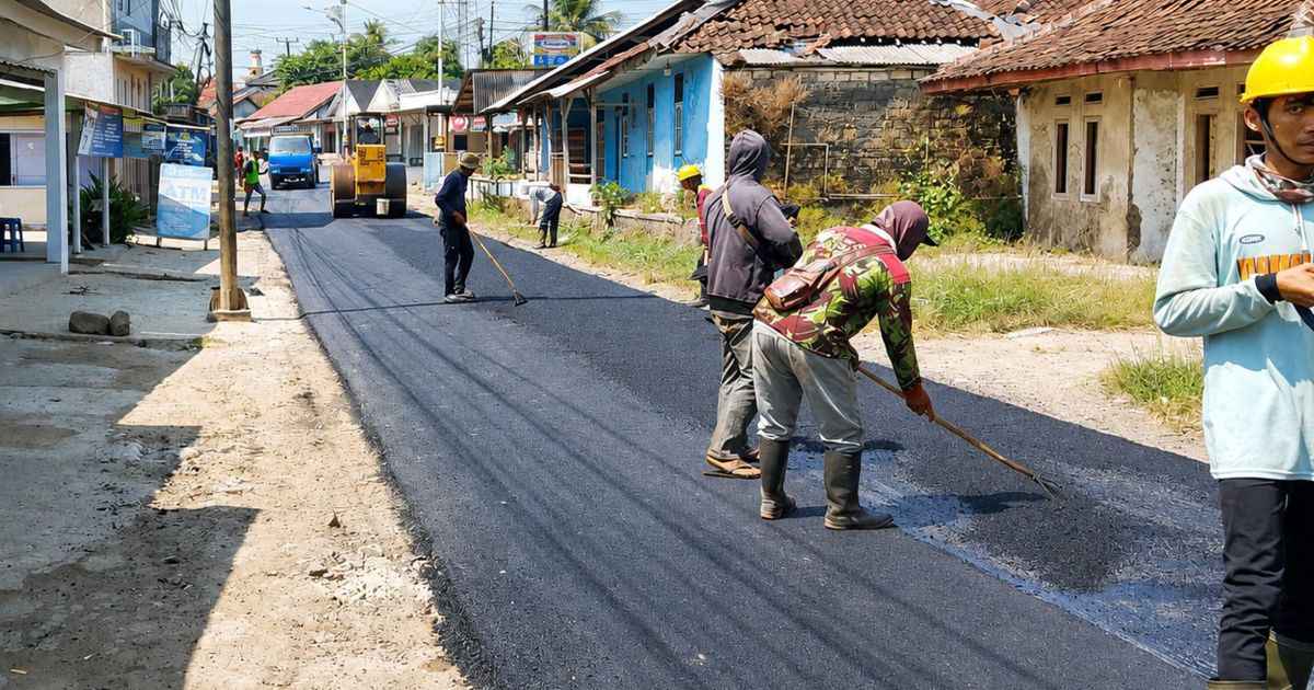 Pengaspalan Jalan Pasiripis–Ciracap Dimulai, Warga Sambut Baik Upaya DPU Tingkatkan Infrastruktur