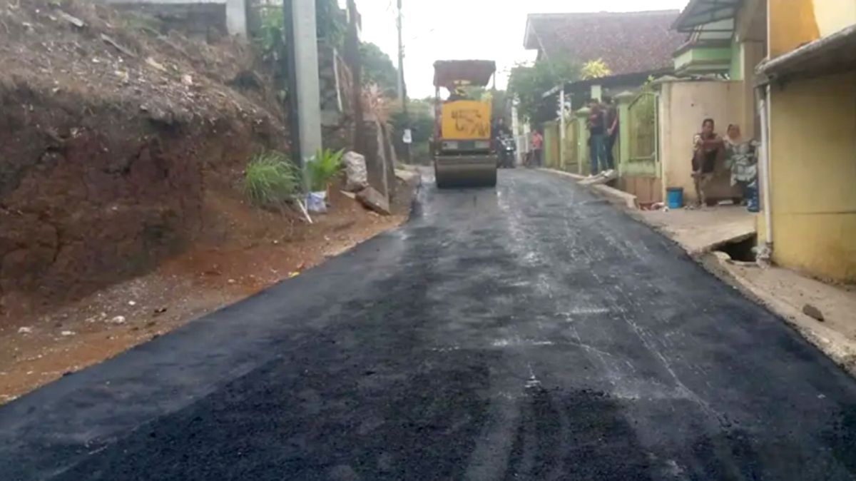 Dinas PU Sukabumi Tangani Jalan Cisarua–Sinagar, Penanganan Capai 850 Meter