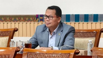 Polri Ungkap 72 Tersangka Karhutla, Anggota DPR Ingatkan Penegakan Hukum Lingkungan yang Tepat