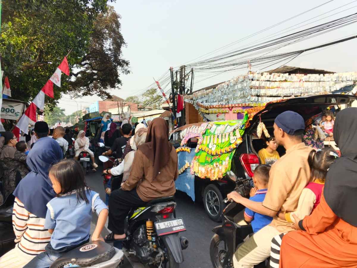 Tradisi Panjang Maulid di Baros, Tuai Kekaguman Warga