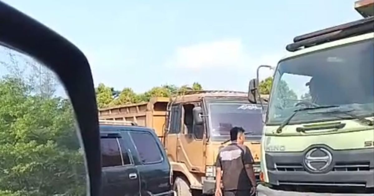 Antrean BBM di SPBU Talang Gulo Jambi Membeludak, Truk Ekspedisi Terkatung-katung Hingga 3 Hari