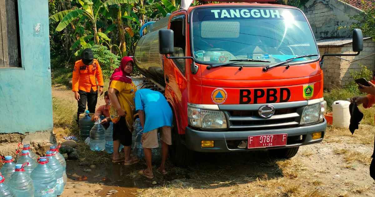 Kemarau Picu Krisis Air Bersih, Warga Sindangpala Rancabungur Terima Bantuan Air