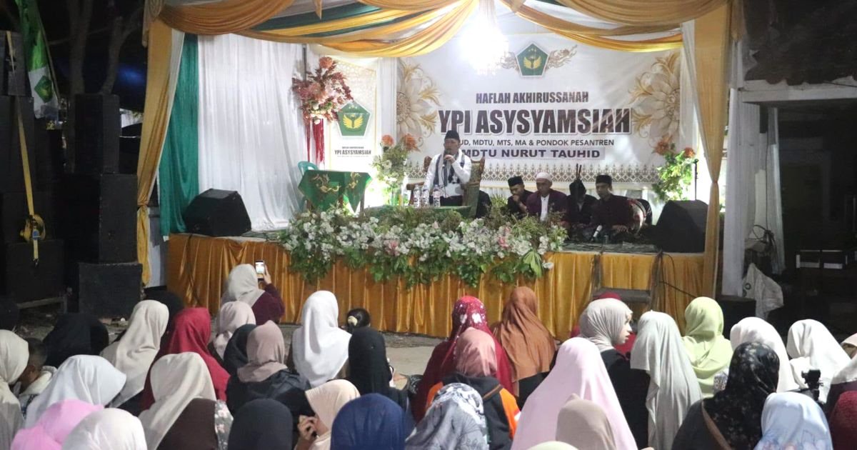 Hadiri Haflah Akhirussanah Ponpes Alqirom Asysyamsiah, Wabup Sukabumi Ajak Santri Amalkan Nilai-Nilai Al-Qur\'an