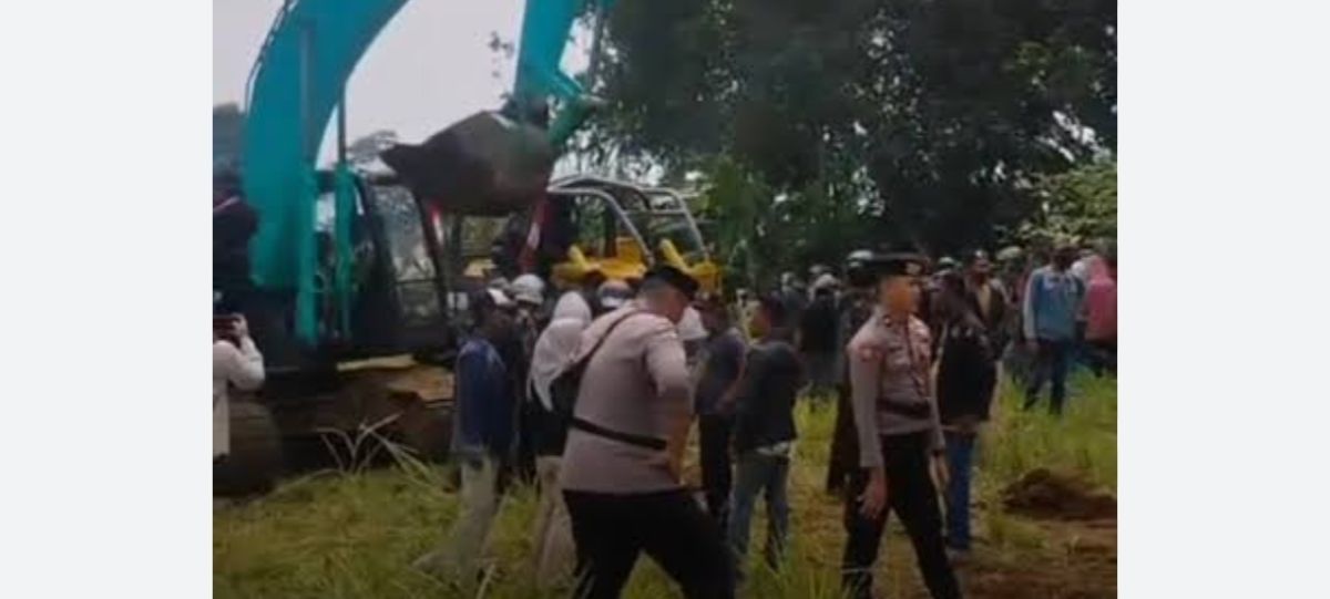 Sengketa Lahan Gunung Salak Memanas: Warga Laporkan Dugaan Kekerasan Saat Hadang Alat Berat