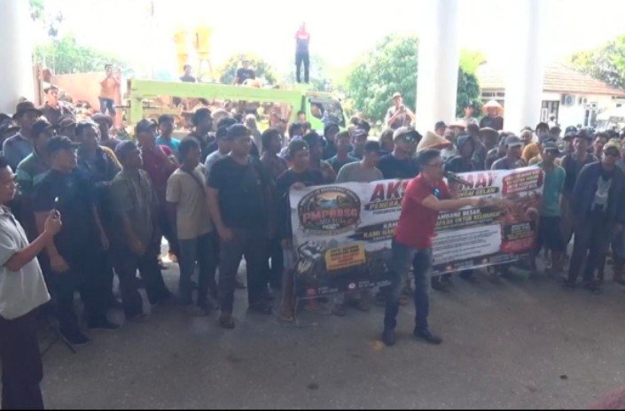 Ratusan Pengrajin Bata Sungai Gelam Tuntut Kepastian Hukum Legalitas Asal Bahan Baku Tanah