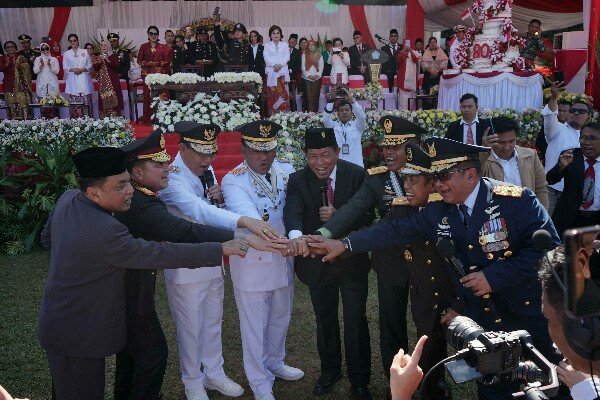 Kapolda Sulut Hadiri Peringatan HUT ke-80 Republik Indonesia di Kantor Gubernur Sulawesi Utara