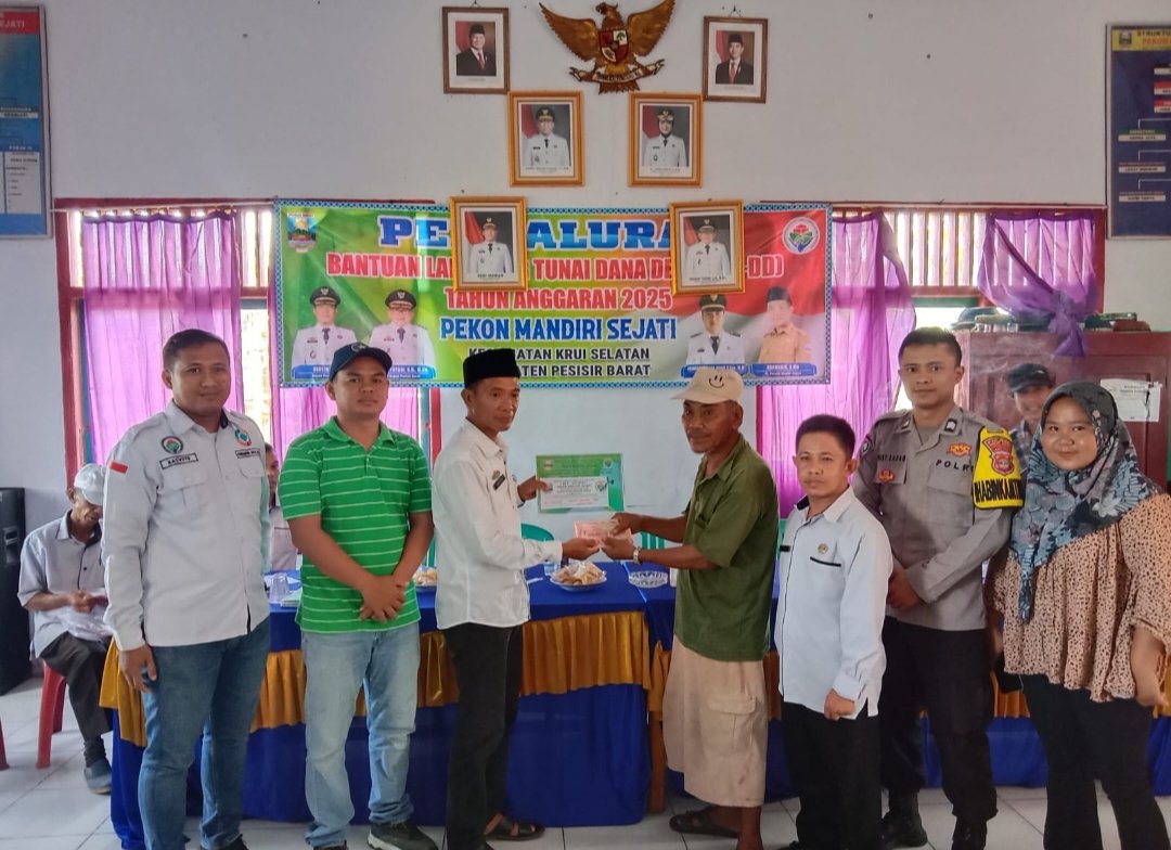 Pemerintah Pekon Mandiri Sejati Krui Selatan Salurkan BLT-DD Kepada 20 KPM