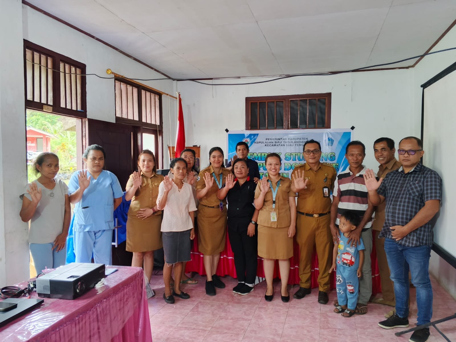 Pembentukan Pengurus Koperasi Desa Merah Putih Kampung Dompase Berjalan Lancar