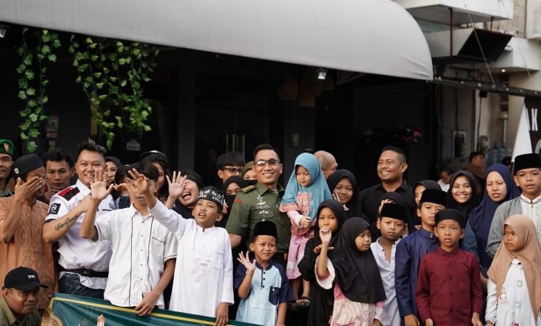 Berkah Ramadhan, Pendam IX/Udayana Berbagi Seribu Takjil Gratis