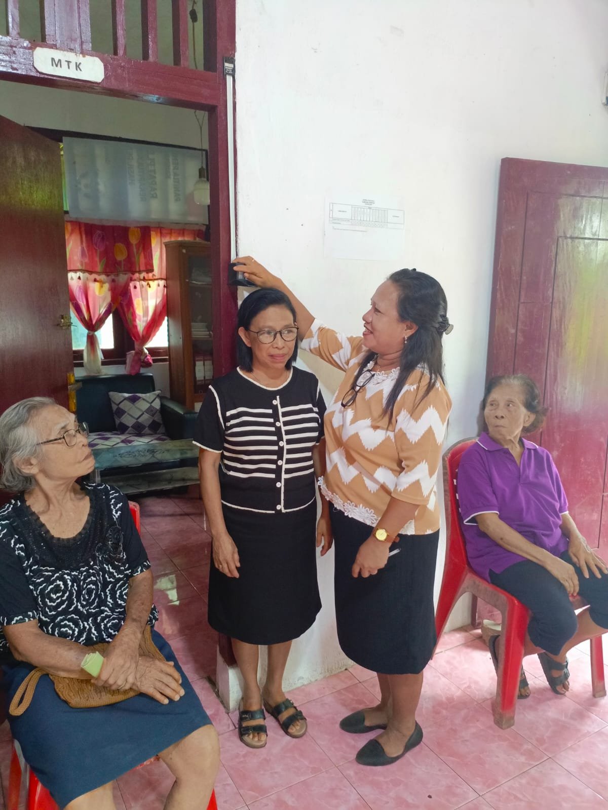 Posyandu Kampung Dompase Aktif Melayani Balita dan Lansia