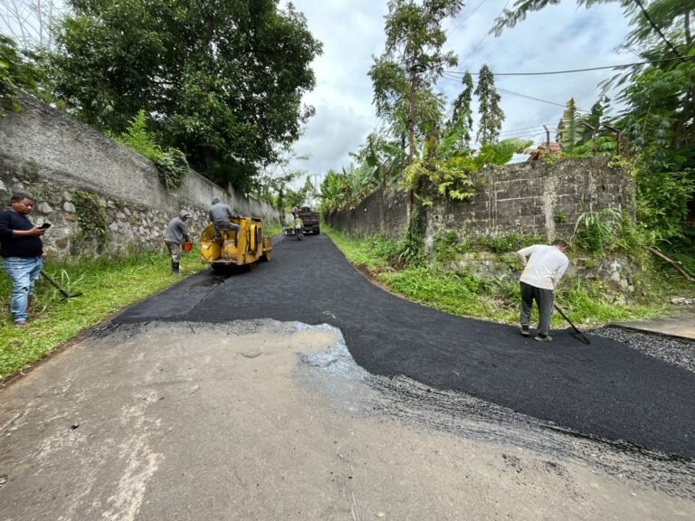 Pemdes Cilember Tuntaskan 1.200 m² Pengaspalan Bankeu Tahap 2 TA 2025